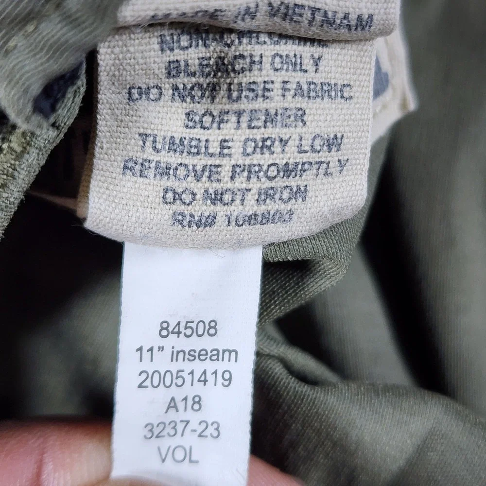 Duluth Trading Co Cargo Shorts Mens Size M Army Green Nylon Spandex 11